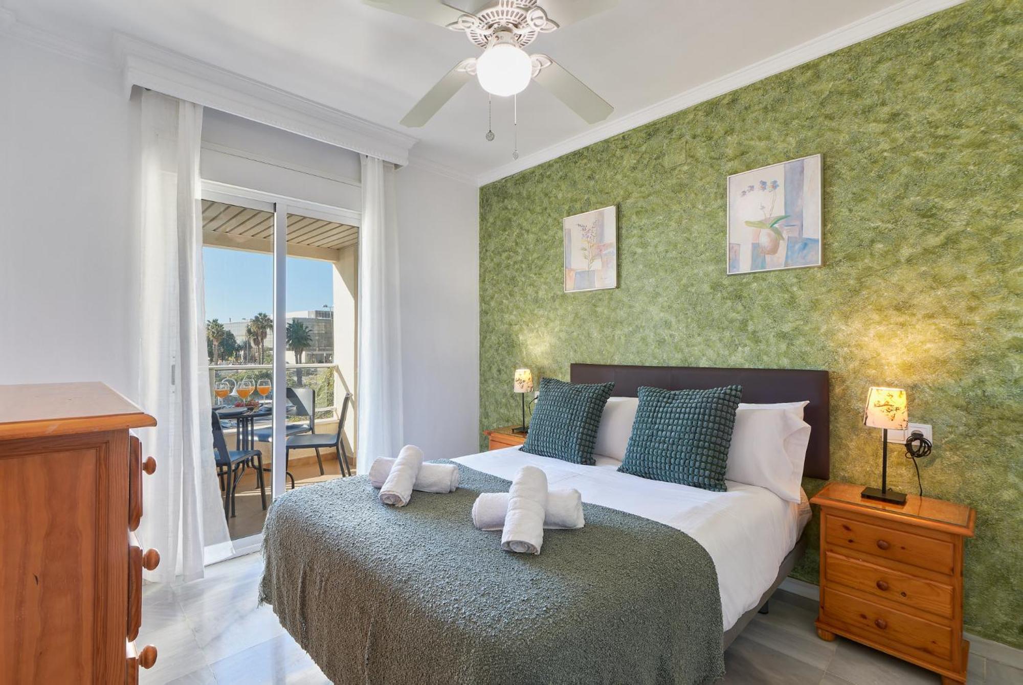 Pacifico Playa Apartment Малага Екстериор снимка